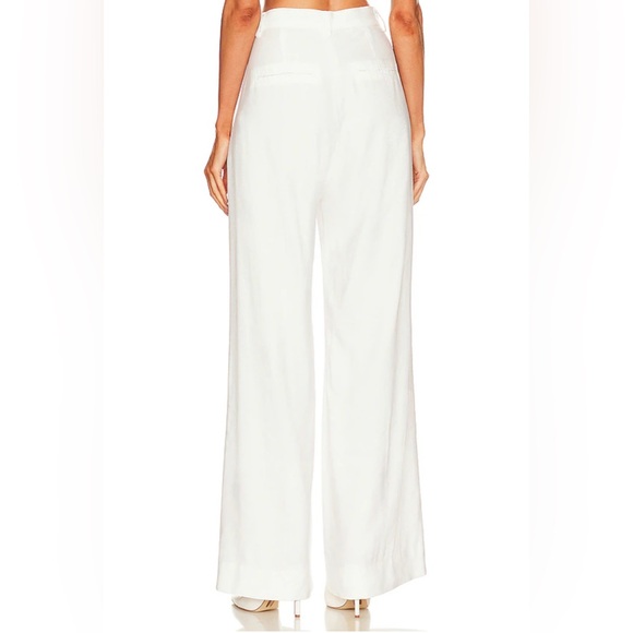 New NWT NONchalant Fabi Wide Leg Pant in White
Label revolve trouser - Picture 3 of 8